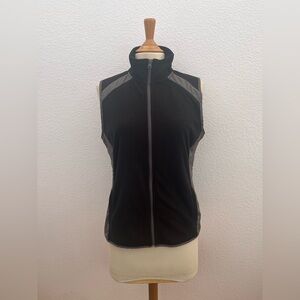 Tek Gear lightweight polyester‎ Size M Vest.